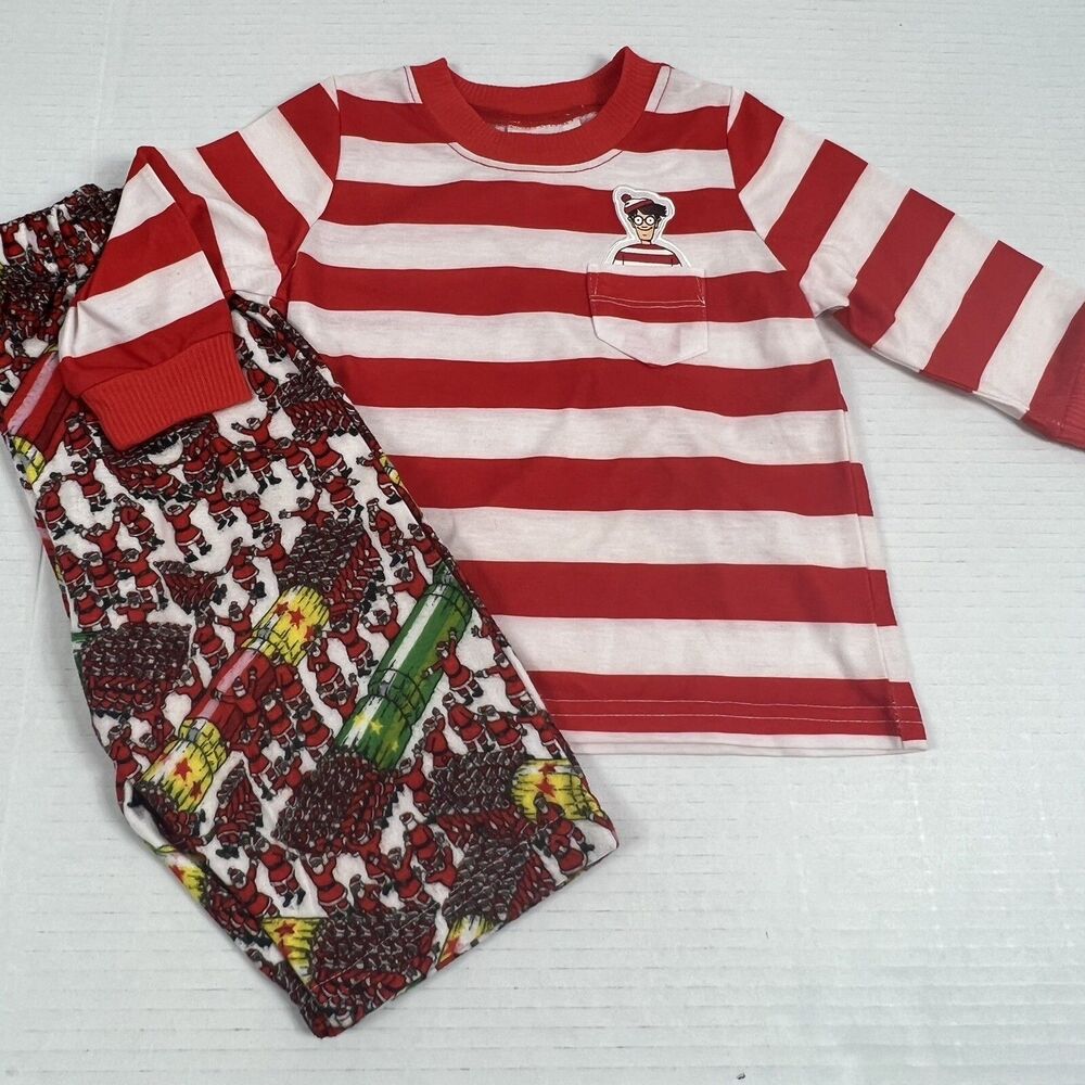WHERE’S WALDO pajama set Christmas theme Hard To Find so cute